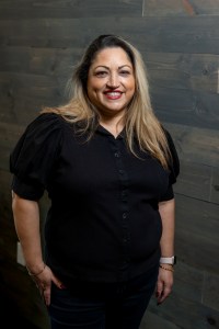 Melly (dental assistant)